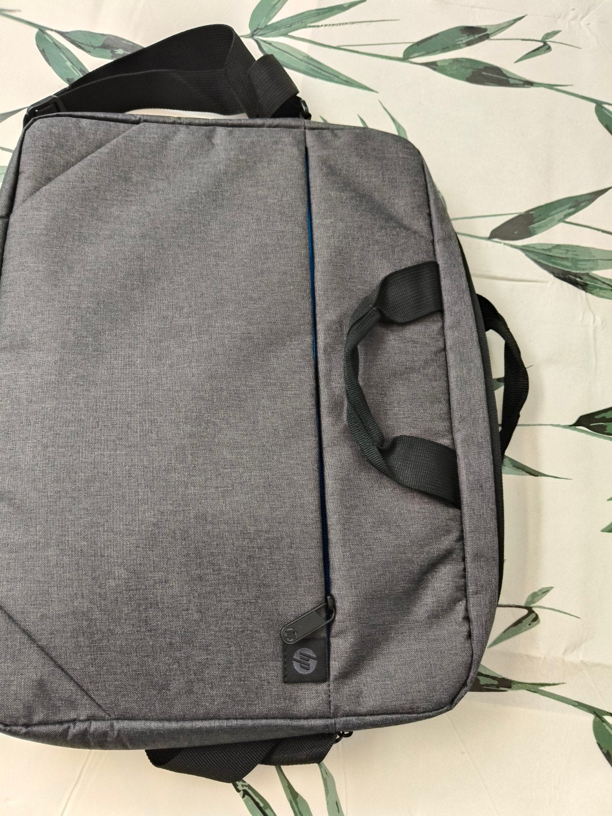 Stijlvolle Laptoptas - Grijs, Ruim en Beschermend, Ophalen of Verzenden, 15 inch, Gebruikt, Schoudertas