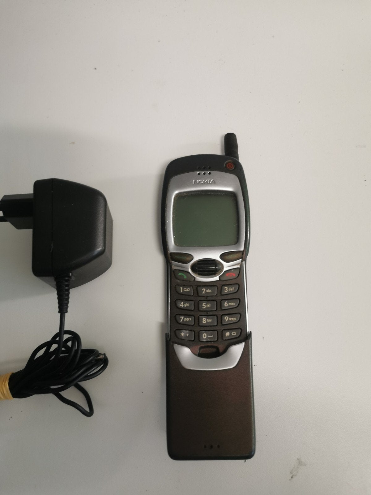 Nokia Klassieke Schuiftelefoon met Oplader, Gebruikt, Schuifmodel, Geen camera, Fysiek toetsenbord