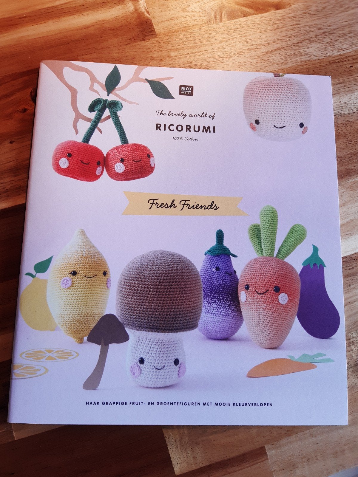 Rico Ricorumi Fresh Friends Haakboek - Fruit & Groente, Ophalen of Verzenden, Nieuw, Haken, Patroon of Boek