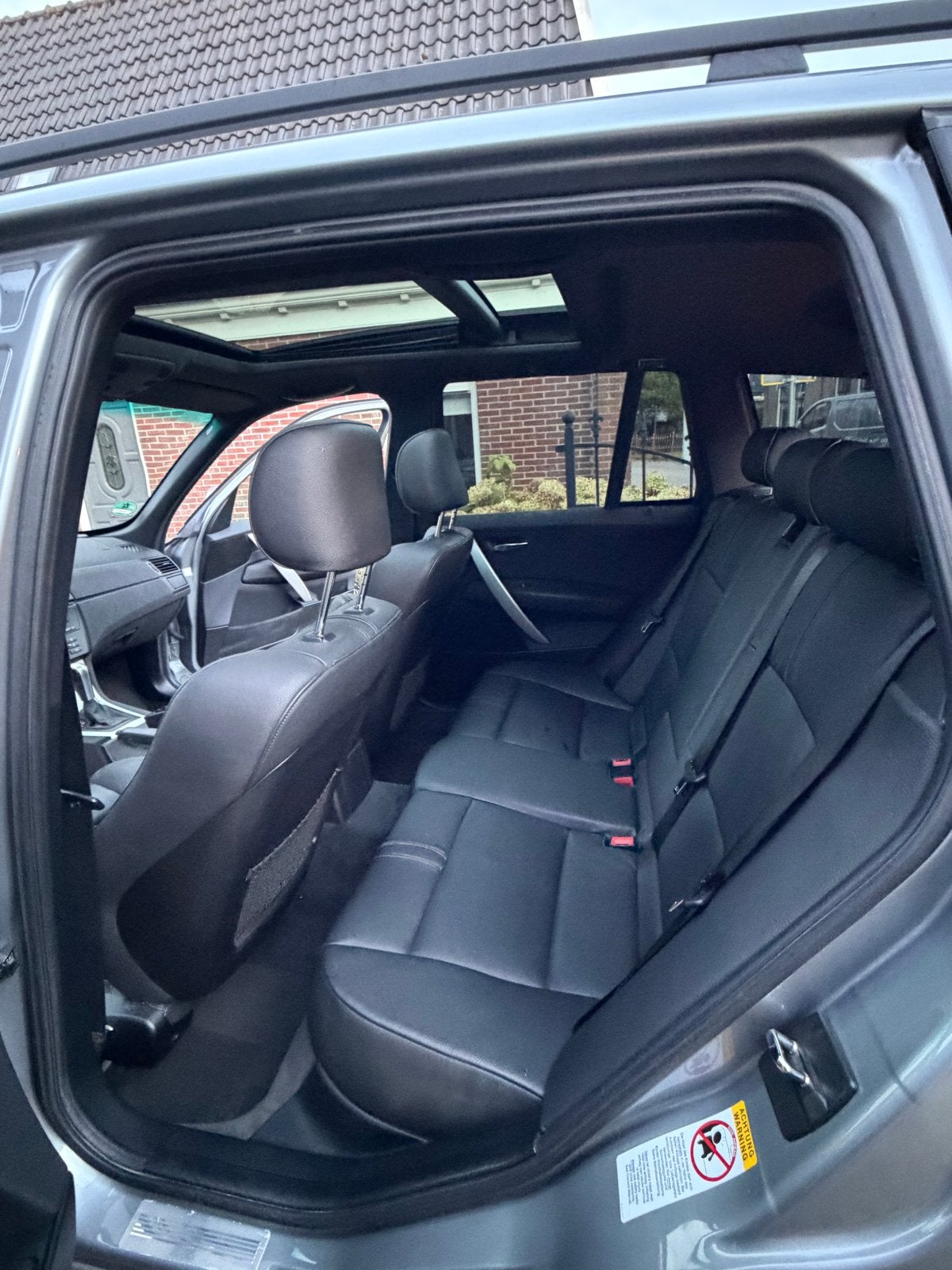 Foto 16 van Bmw X3 3.0i high exclusive M uitvoering, pano-dak, leder