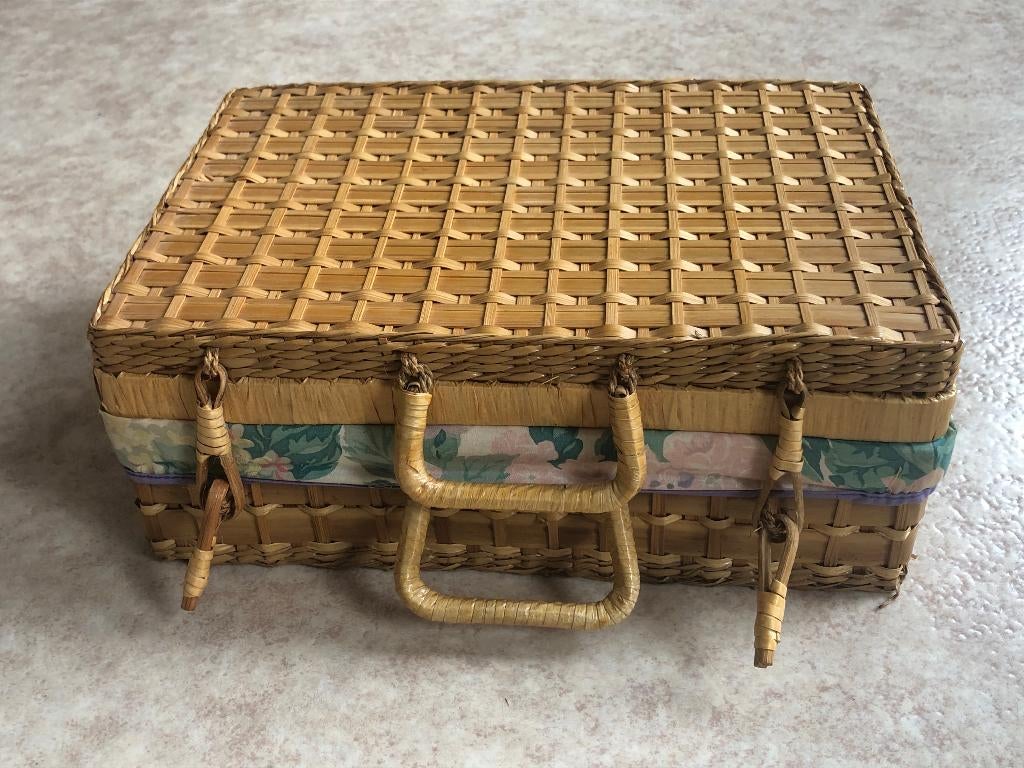 Leuk klein rieten picknickmandje voor 4 personen - vintage, Ophalen of Verzenden, Zo goed als nieuw