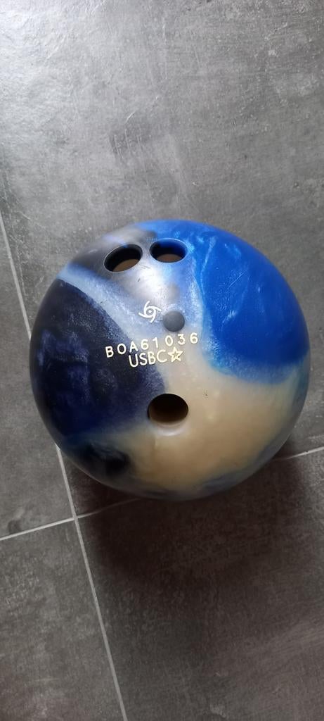 Bowlingbal en bijbehorende tas, Sport en Fitness, Bowlen, Ophalen of Verzenden, Gebruikt, Bal