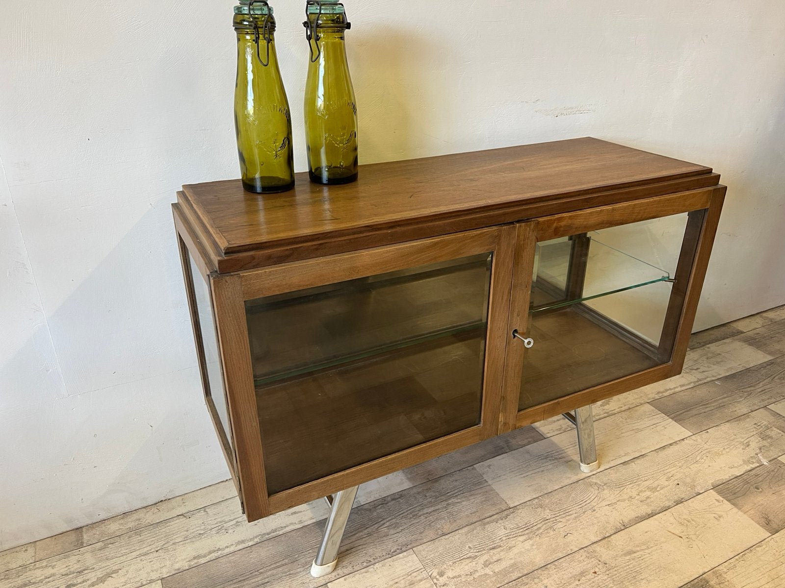 Vitrinekastje, Ophalen, Glas, 50 tot 100 cm, 25 tot 50 cm