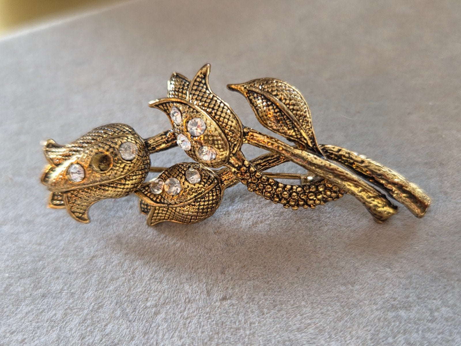 Vintage Jonette Jewelry Broche Tulp met Strass, Overige materialen, 4 tot 7 cm, Gebruikt, Ophalen of Verzenden