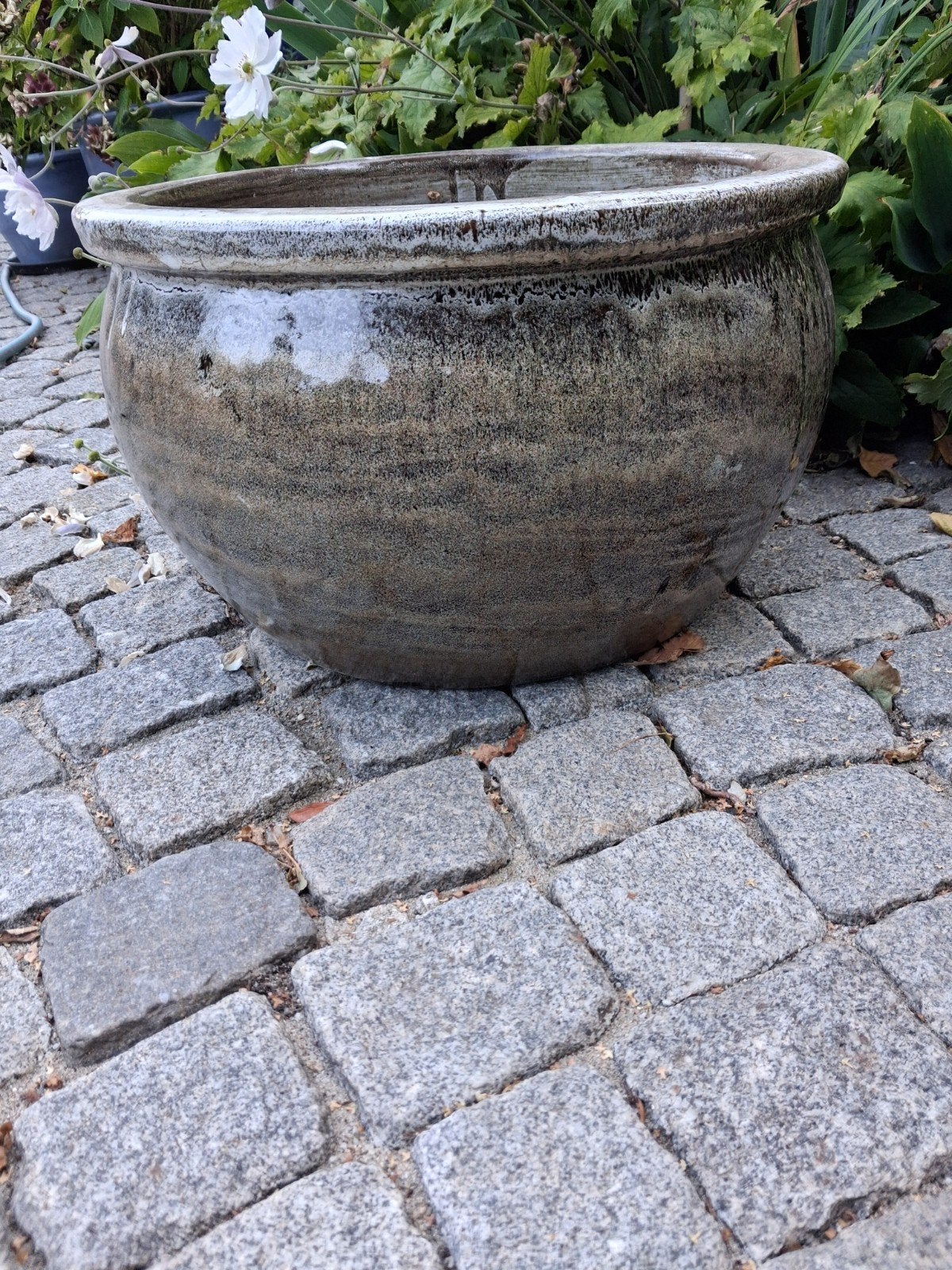 Te koop: grote bloempot., Tuin en Terras, Bloembakken en Plantenbakken, Ophalen, Rond, Steen