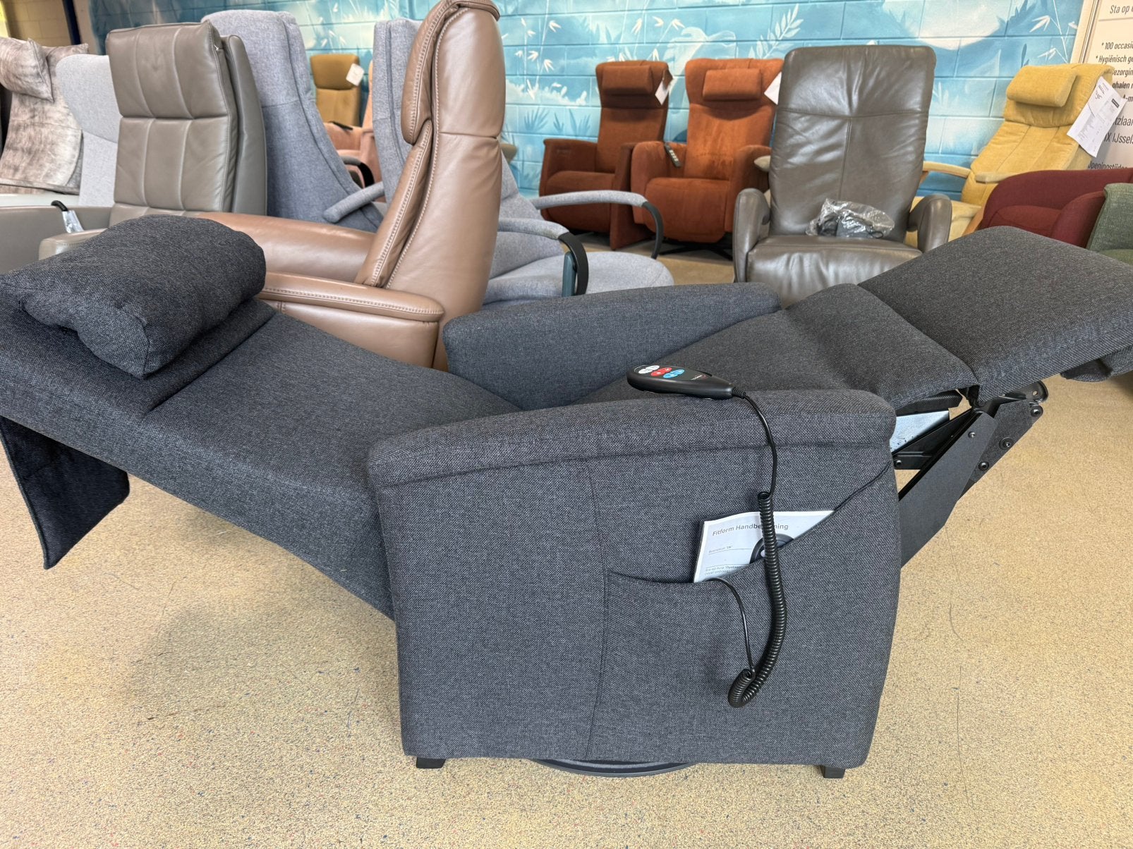 Fitform sta op stoel relax fauteuil draaiplateau 3 motoren, Ophalen of Verzenden, Zo goed als nieuw, Stof, In meer kleuren en maten
