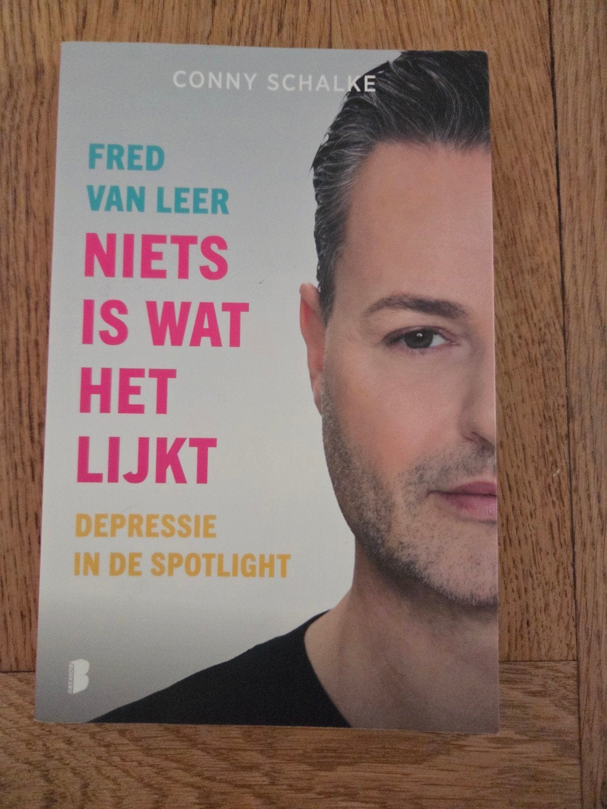 Boek Fred v Leer, niets is wat het lijkt, Ophalen of Verzenden, Zo goed als nieuw
