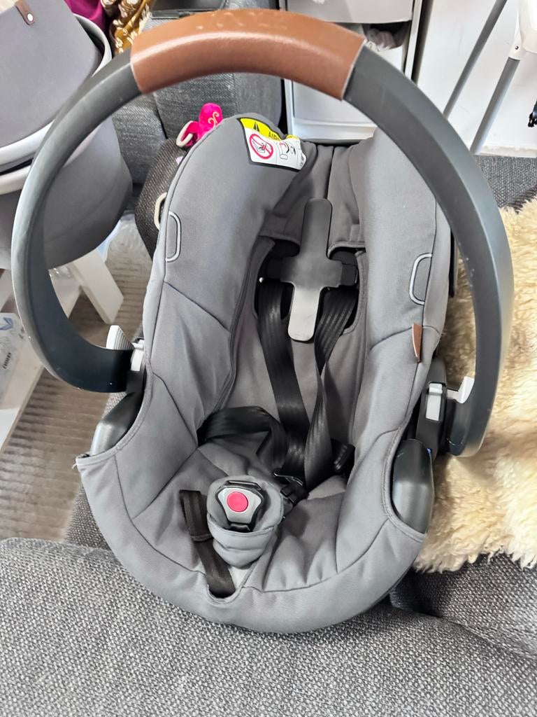 Joolz autostoel met isofix, Kinderen en Baby's, Autostoeltjes, Autogordel of Isofix, Zijbescherming, Zo goed als nieuw, 0 t/m 13 kg