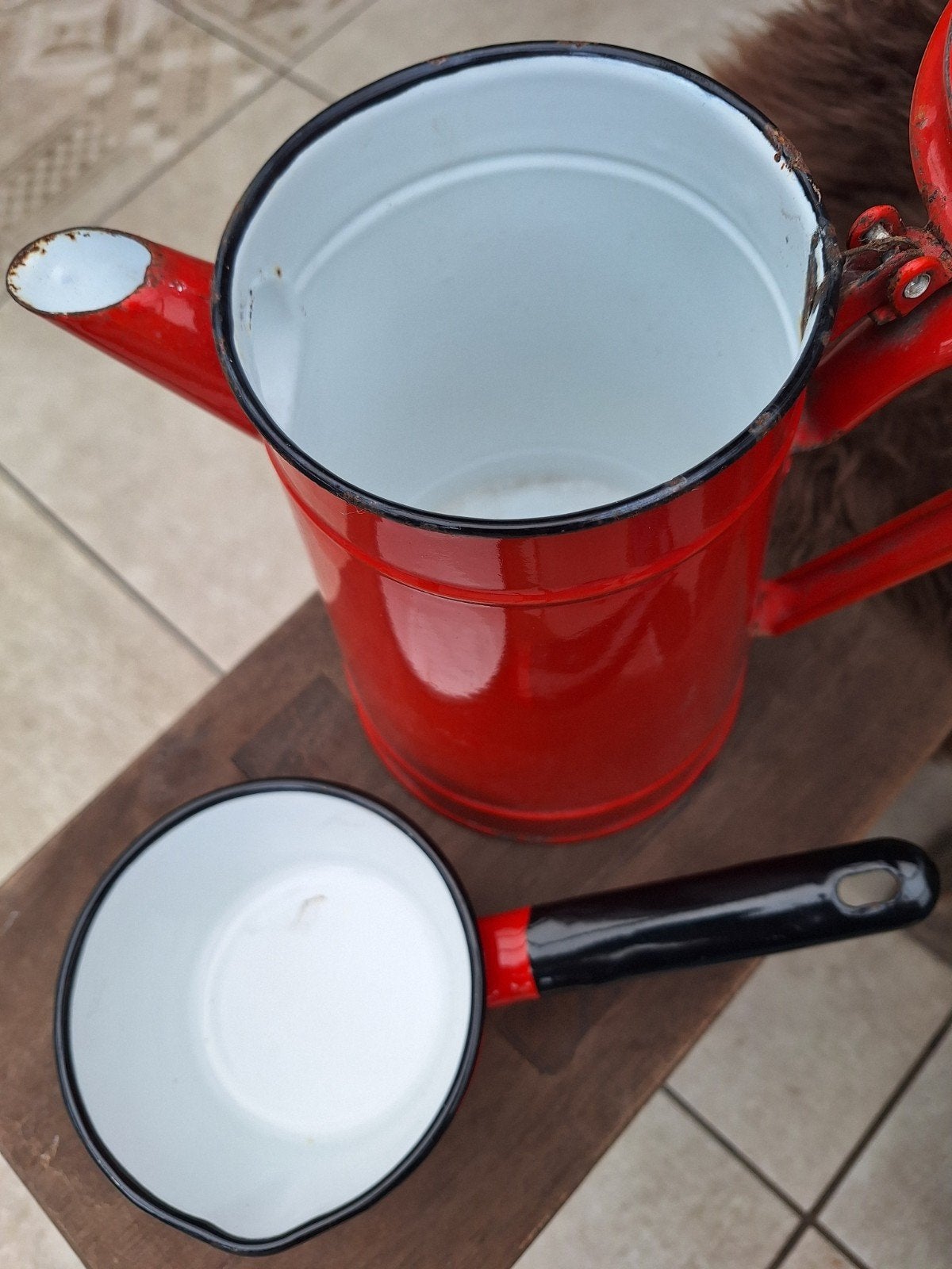Emaille koffiekan en melkkannetje - Vintage rood, Ophalen
