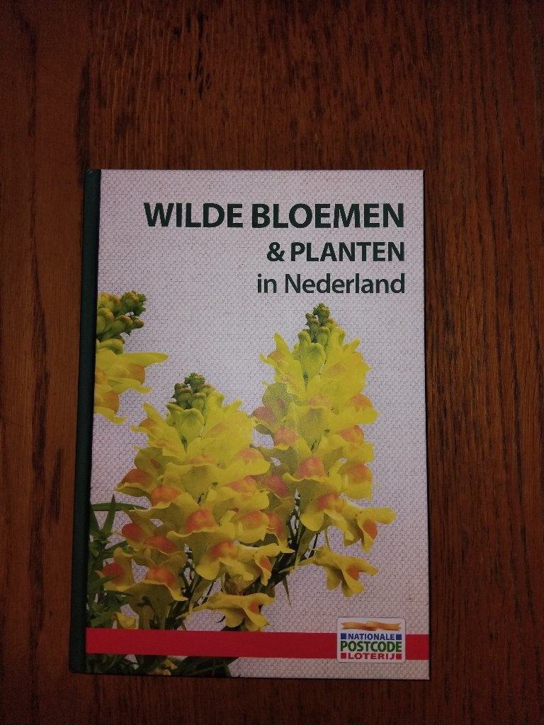 boek wilde bloemen en planten in nederland, Boeken, Ophalen of Verzenden, Gelezen, Bloemen, Planten en Bomen