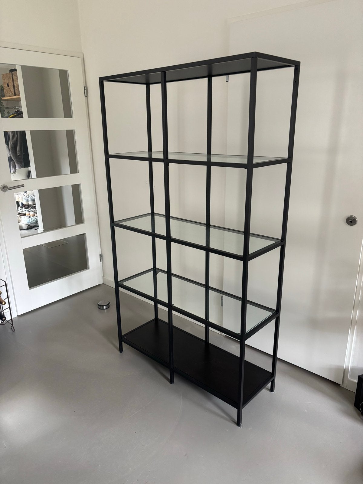 IKEA VITTSJÖ Stellingkast zwart/glas 175x100x36 cm, Ophalen, Met plank(en), 50 tot 100 cm, 150 tot 200 cm