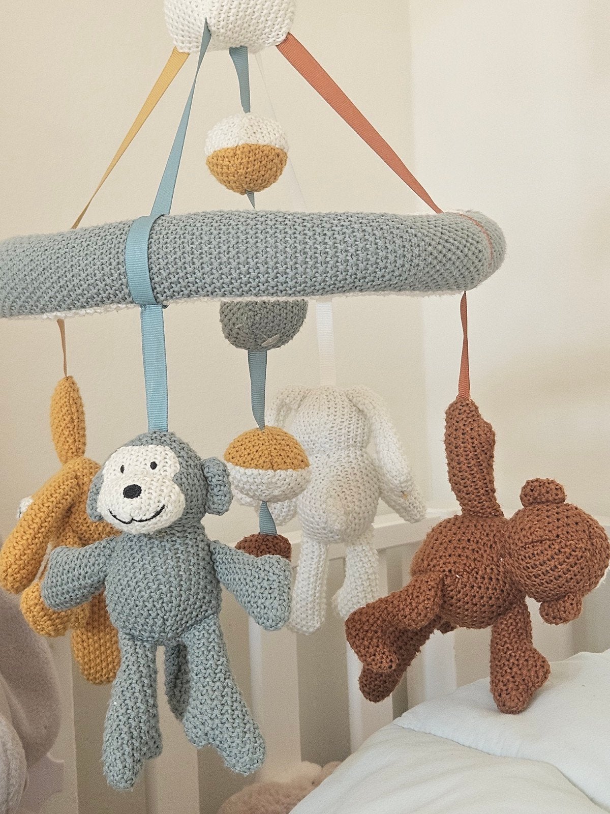 Leuke mobiel voor boven de box met opwindwieltje, Kinderen en Baby's, Ophalen of Verzenden, Zo goed als nieuw, Mobiel, Met geluid