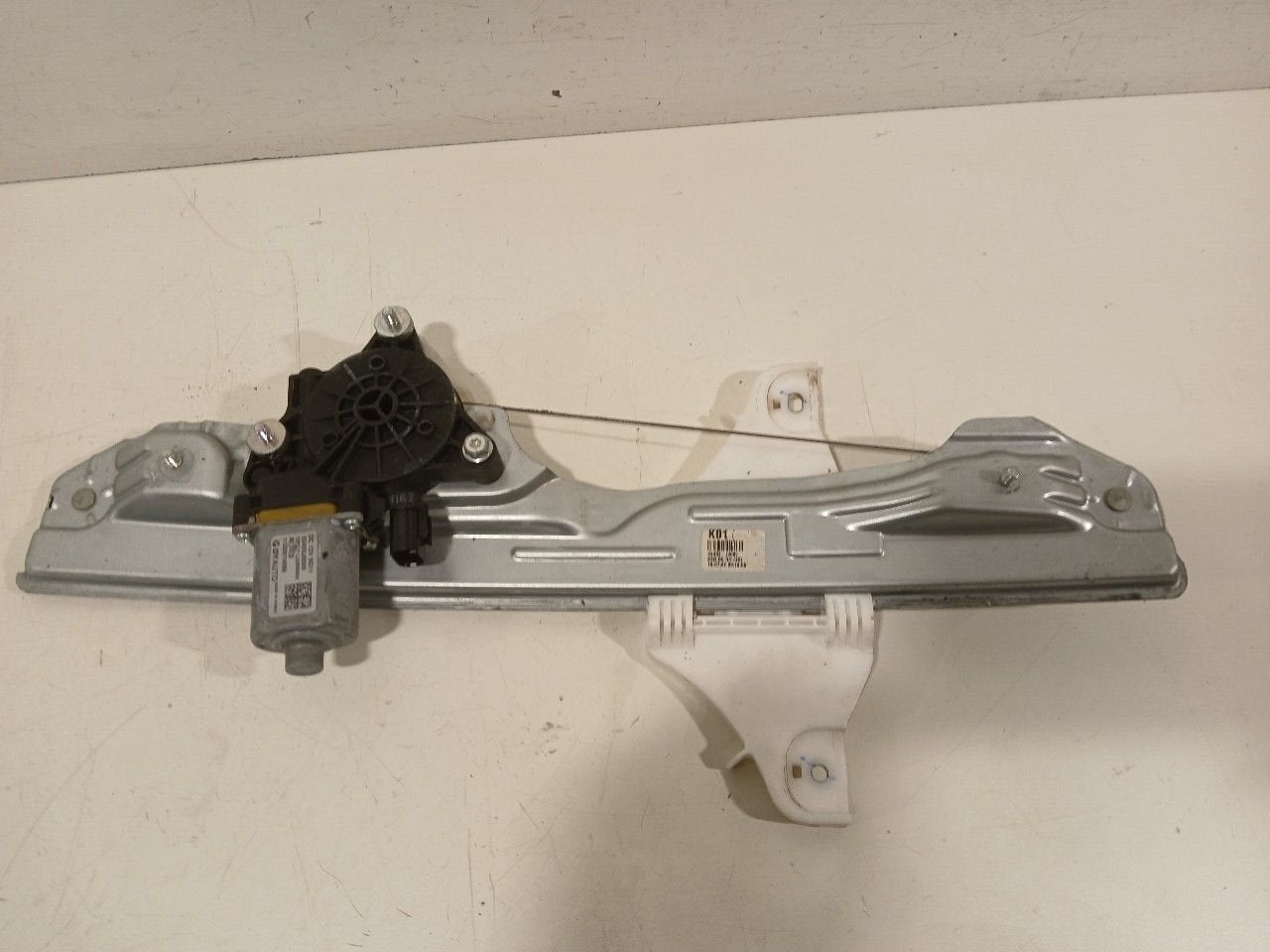 Raammechaniek elektrisch rechts achter Hyundai Kona, Onderdelen@venauto.nl, Van der Ven Autorecycling B.V., Gebruikt, Ettenseweg 76, 4706 PB Roosendaal, The Netherlands