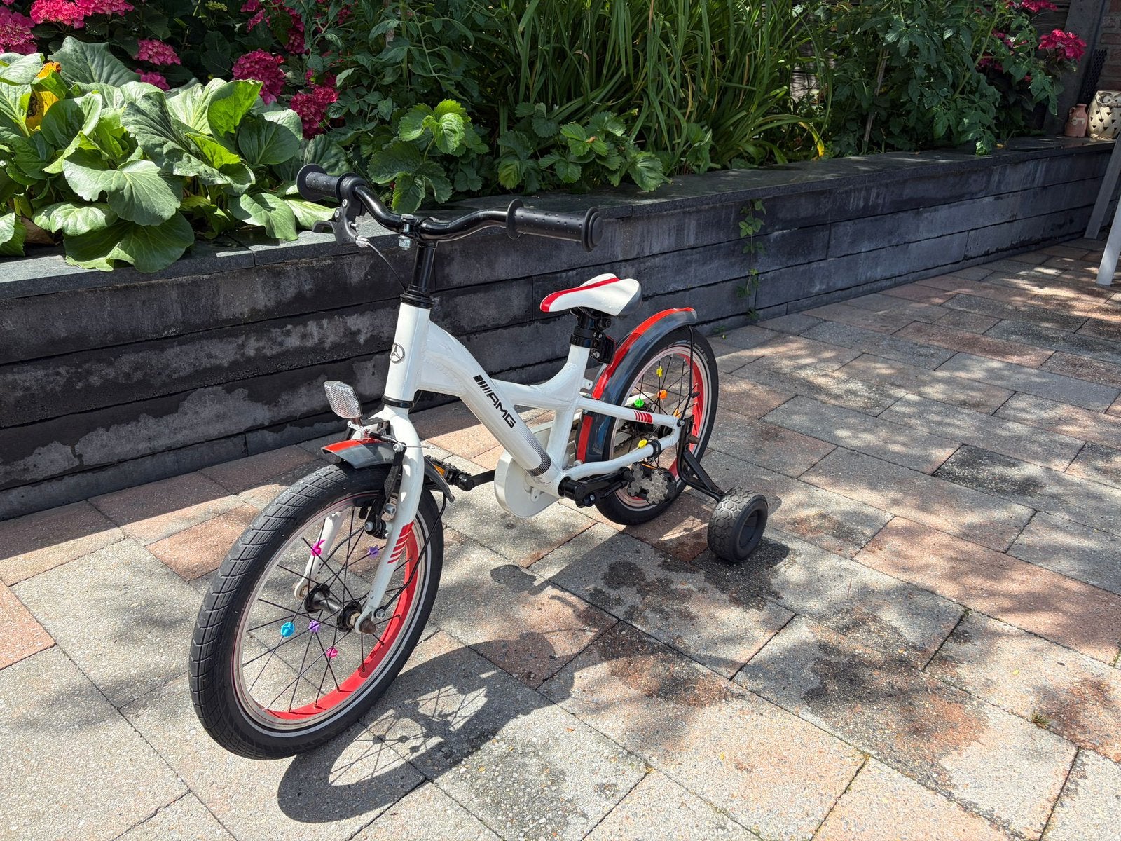 Te koop Mercedes AMG kinderfiets 16inch, Fietsen en Brommers, Ophalen, Terugtraprem, Zijwieltjes, 16 tot 20 inch