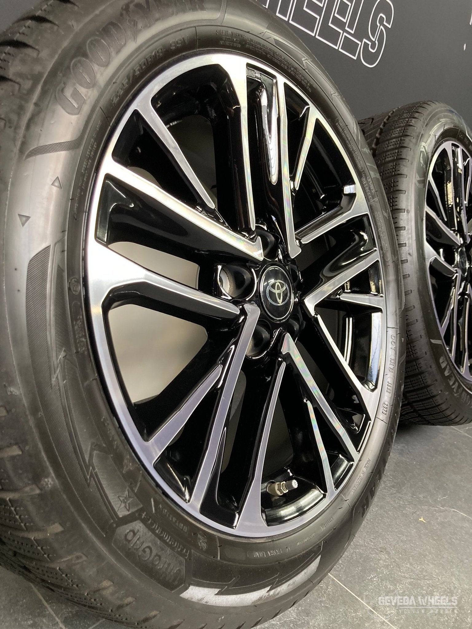 18” originele Toyota C-hr velgen + winterbanden 5x114.3 TPMS, Auto-onderdelen, Banden en Velgen, 18 inch, Gebruikt, -, -