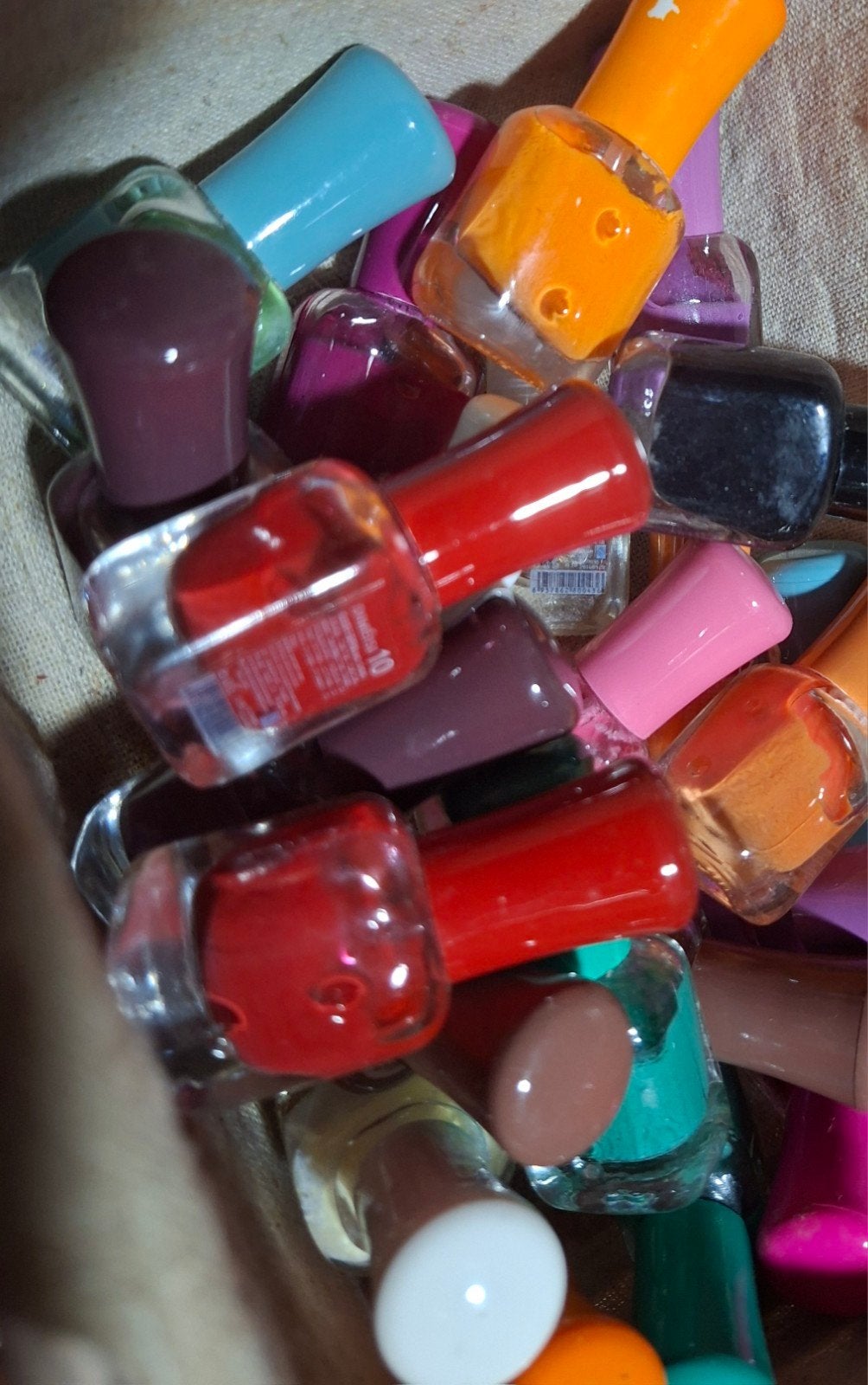 Gratis NIEUW  allemaal nagellak verschillende kleurtjes, Ophalen of Verzenden, Nieuw
