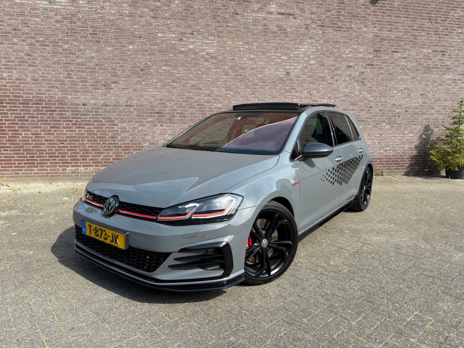 Volkswagen Golf 2.0 TSI 290pk 7-DSG 2019 Grijs, 1330 kg, 4 cilinders, 1984 cc, 5 stoelen