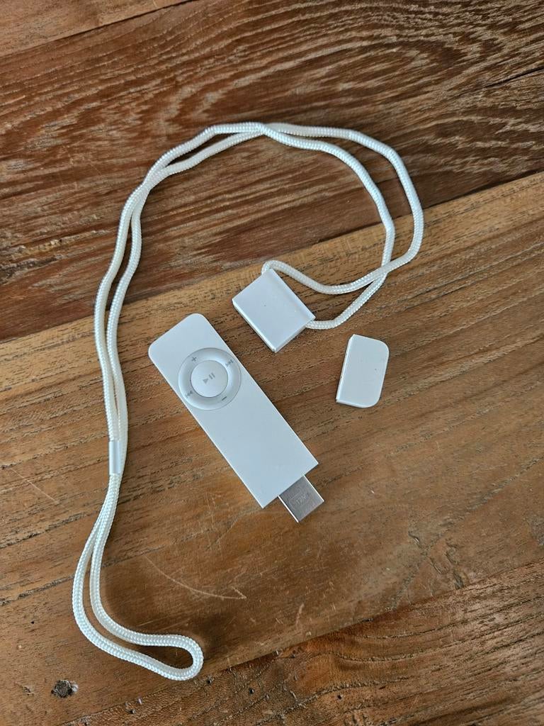 iPod Shuffle 1e generatie 512MB - Vintage MP3-speler, Audio, Tv en Foto, Mp3-spelers | Apple iPod, Gebruikt, Shuffle, Zilver, Minder dan 2 GB