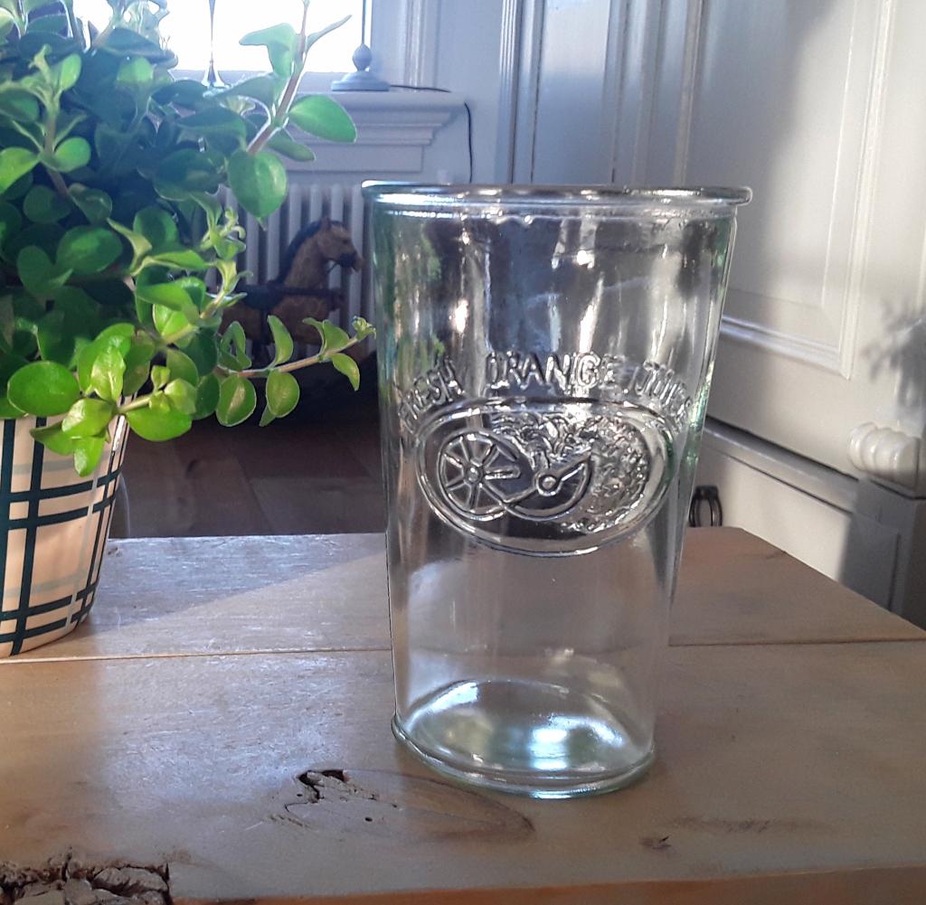 Sinaasappelsap glas met opdruk in 3d (fresh orange juice), Huis en Inrichting, Keuken | Servies, Zo goed als nieuw, Glas of Glazen