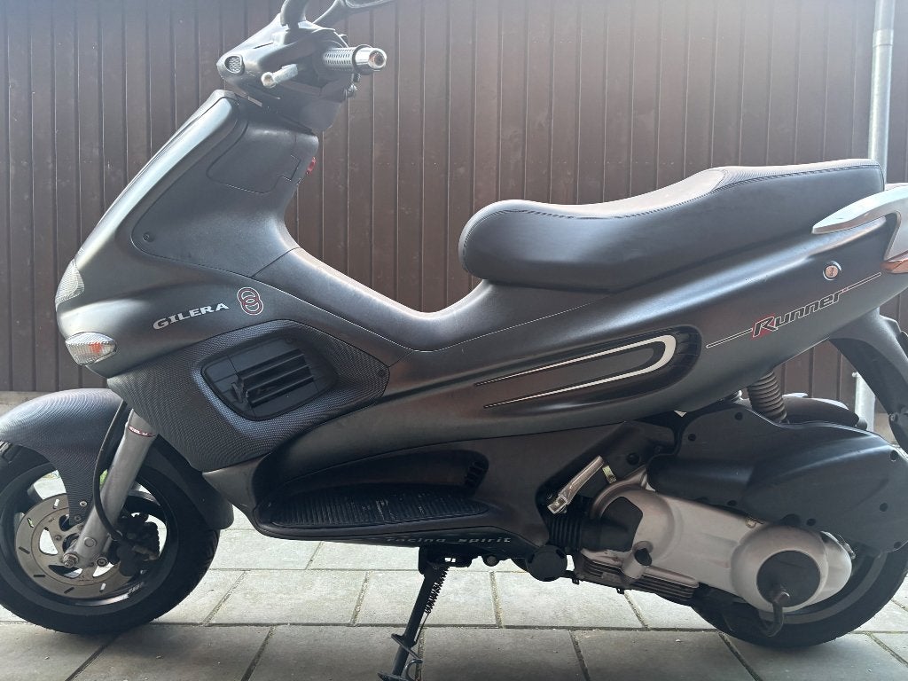 Gilera runner 200, Fietsen en Brommers, Scooters | Piaggio, Ophalen, Overige modellen, Zo goed als nieuw, 200 cc