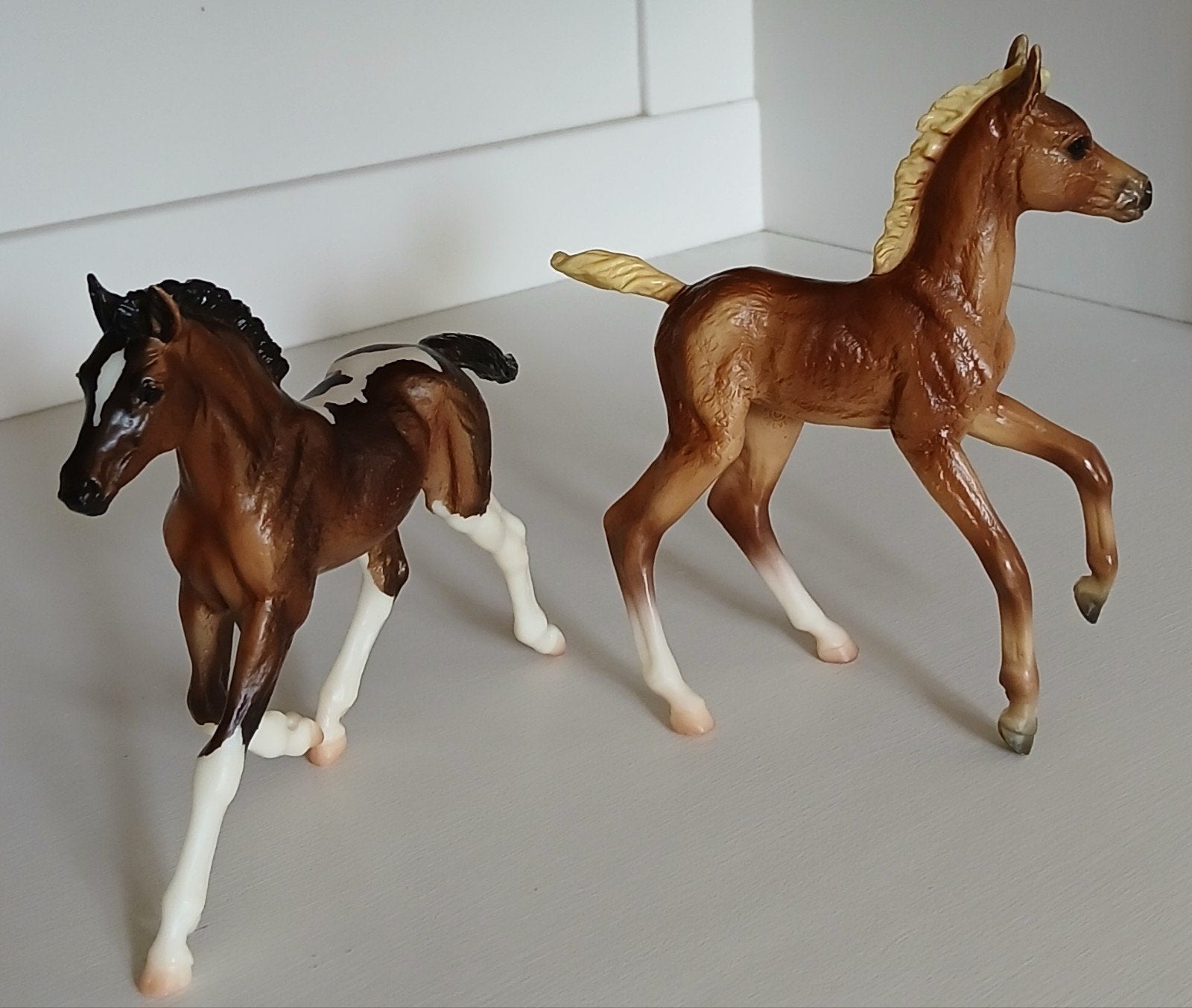 Breyer Classic Colorful Foals, Ophalen of Verzenden, Zo goed als nieuw, Paard, Beeldje of Figuurtje