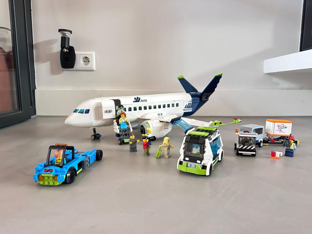LEGO City Passagiersvliegtuig (60262) met extra's, Ophalen, Zo goed als nieuw