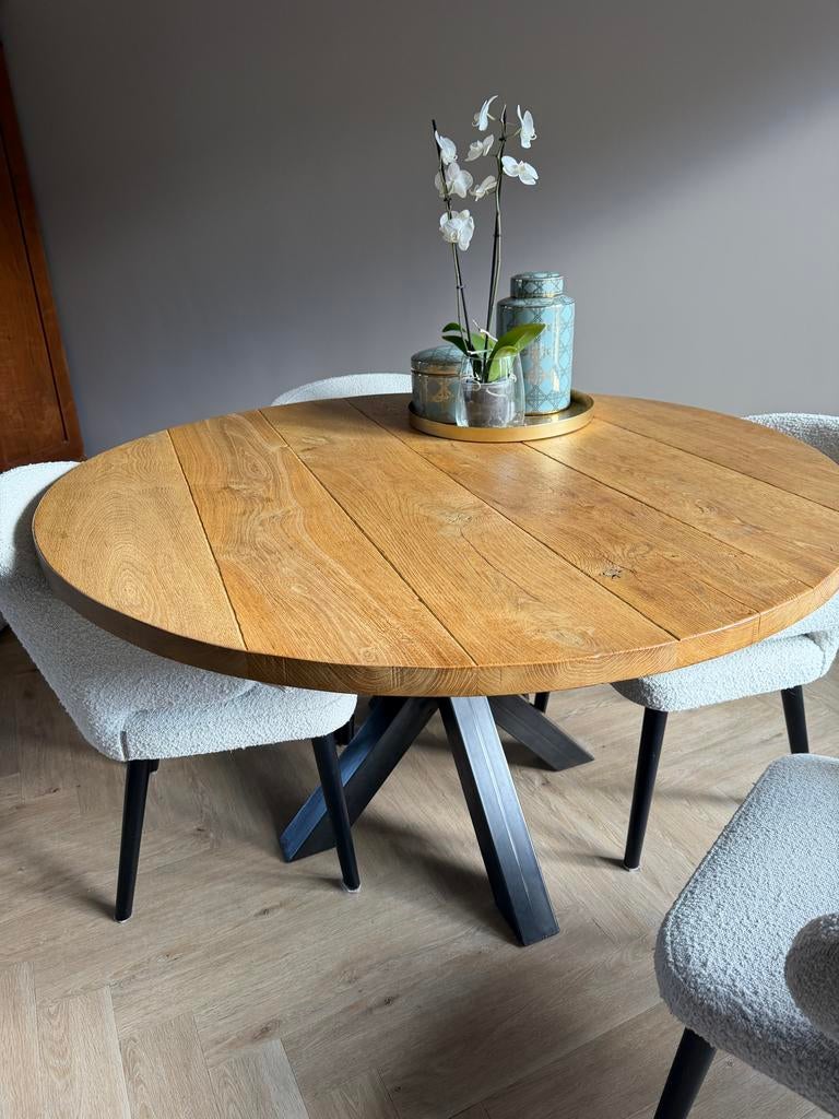 Robuuste Eiken Ronde Tafel 140cm met Stalen Kruispoot, Ophalen, 100 tot 150 cm, Zo goed als nieuw, Vier personen