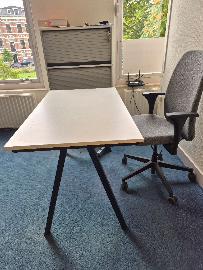 Ikea Bureaustoel Vallfjället en bureau Trotten, Huis en Inrichting, Modern, Ophalen, Zo goed als nieuw, IKEA