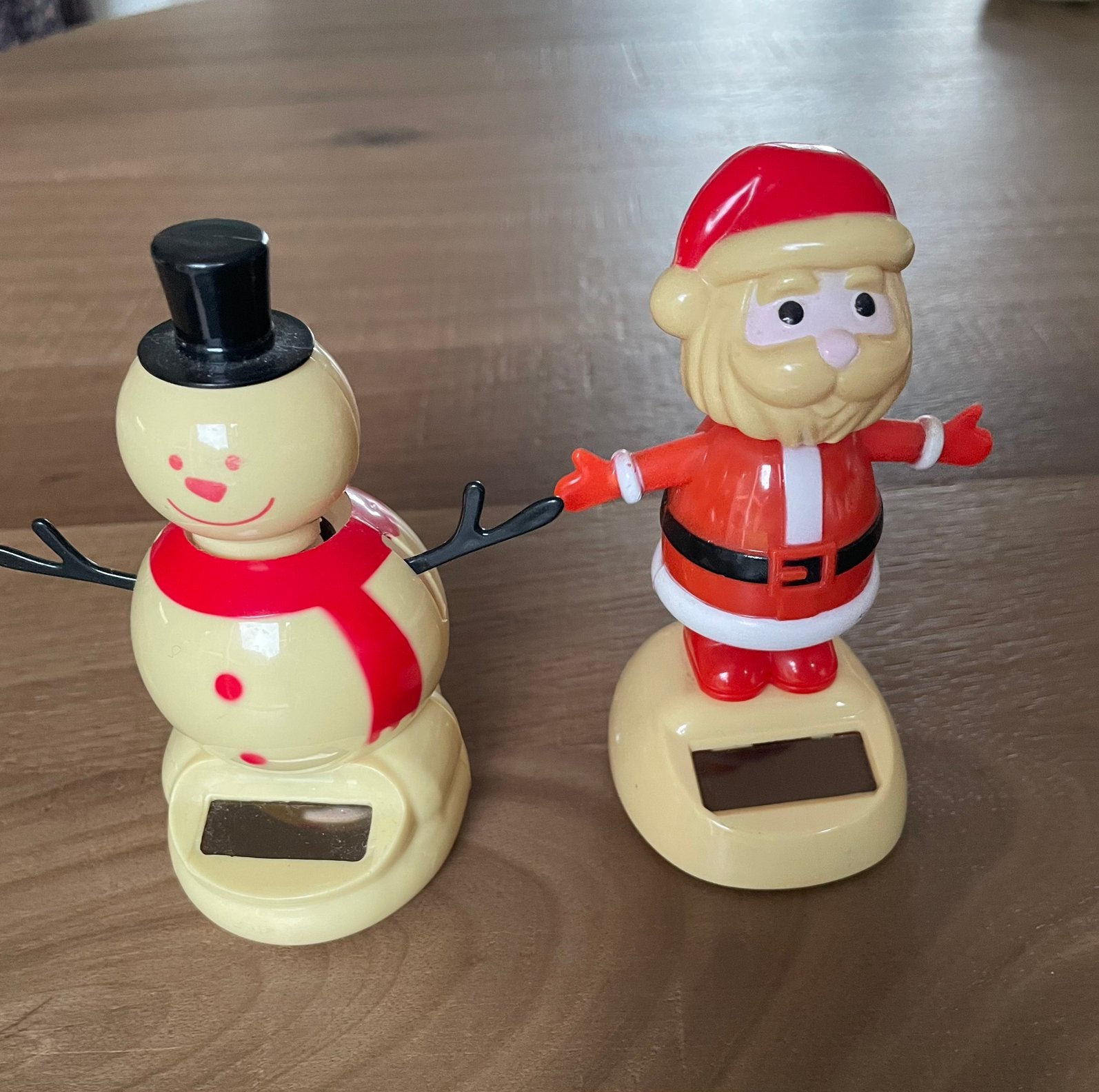 Twee kerstfiguren op zonne-energie, Ophalen of Verzenden, Zo goed als nieuw