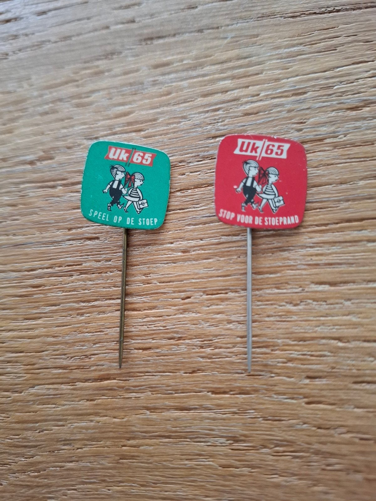 Vintage speldjes pins prikkers 1965 verkeer VVN, Verzamelen, Speldjes, Pins en Buttons, Ophalen of Verzenden, Gebruikt, Merk