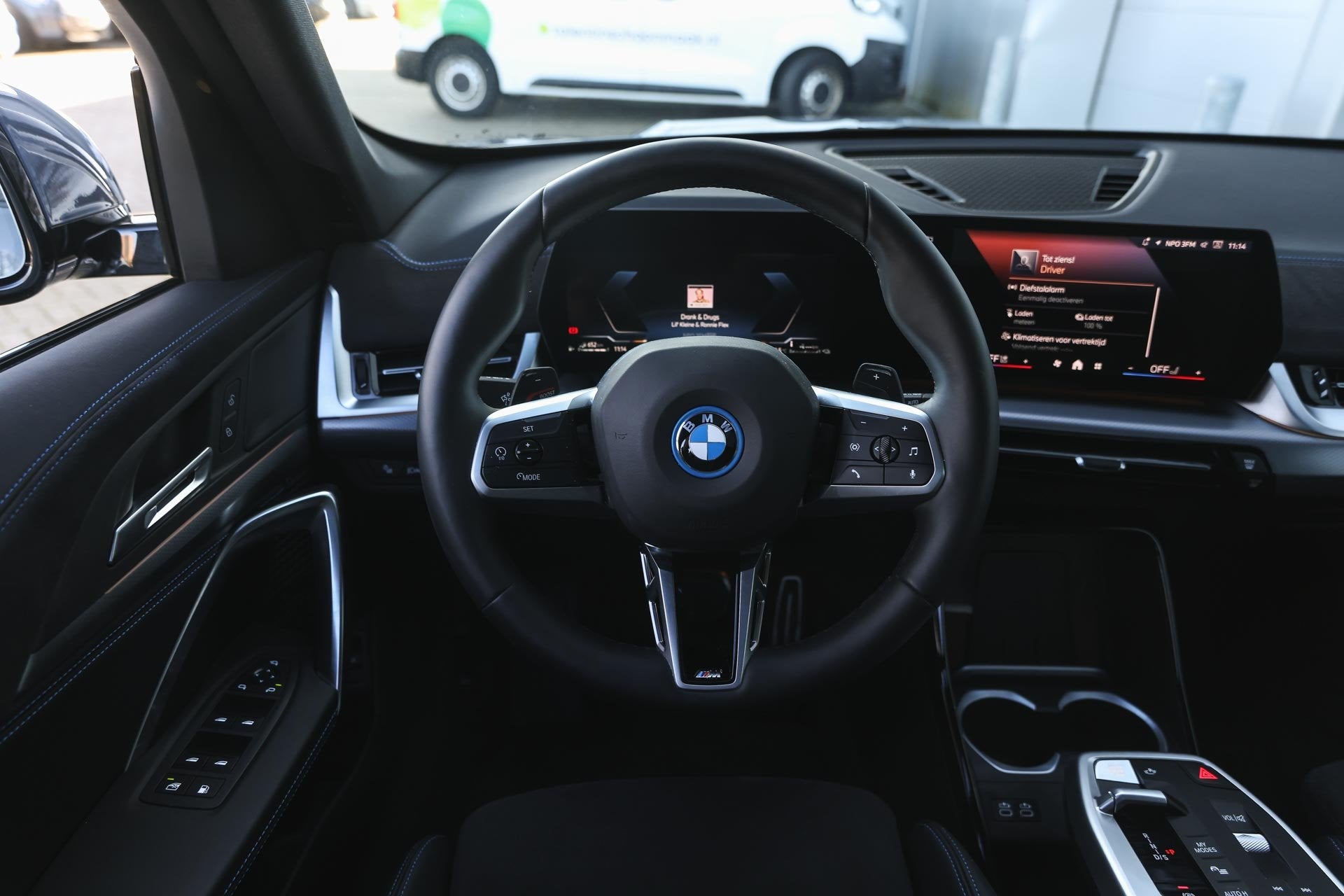 BMW X1 xDrive25e M Sport Automaat / Panoramadak / Trekhaak /, Auto's, BMW, 12 maanden, Gebruikt, Bedrijf, Hybride Elektrisch/Benzine