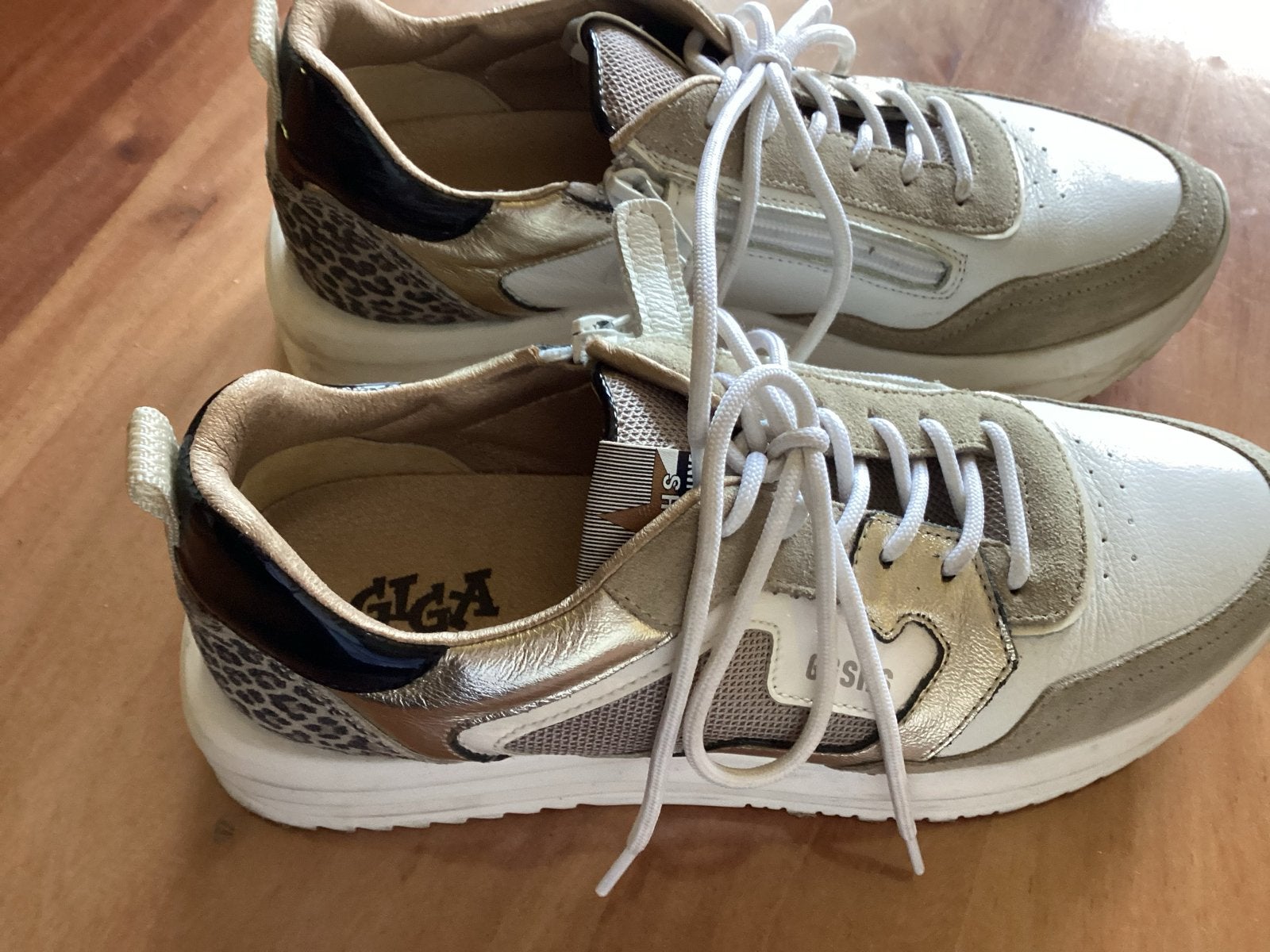 Giga sneakers wit beige maat 39 - Zo goed als nieuw, Wit, Ophalen of Verzenden, Sneakers of Gympen, Zo goed als nieuw