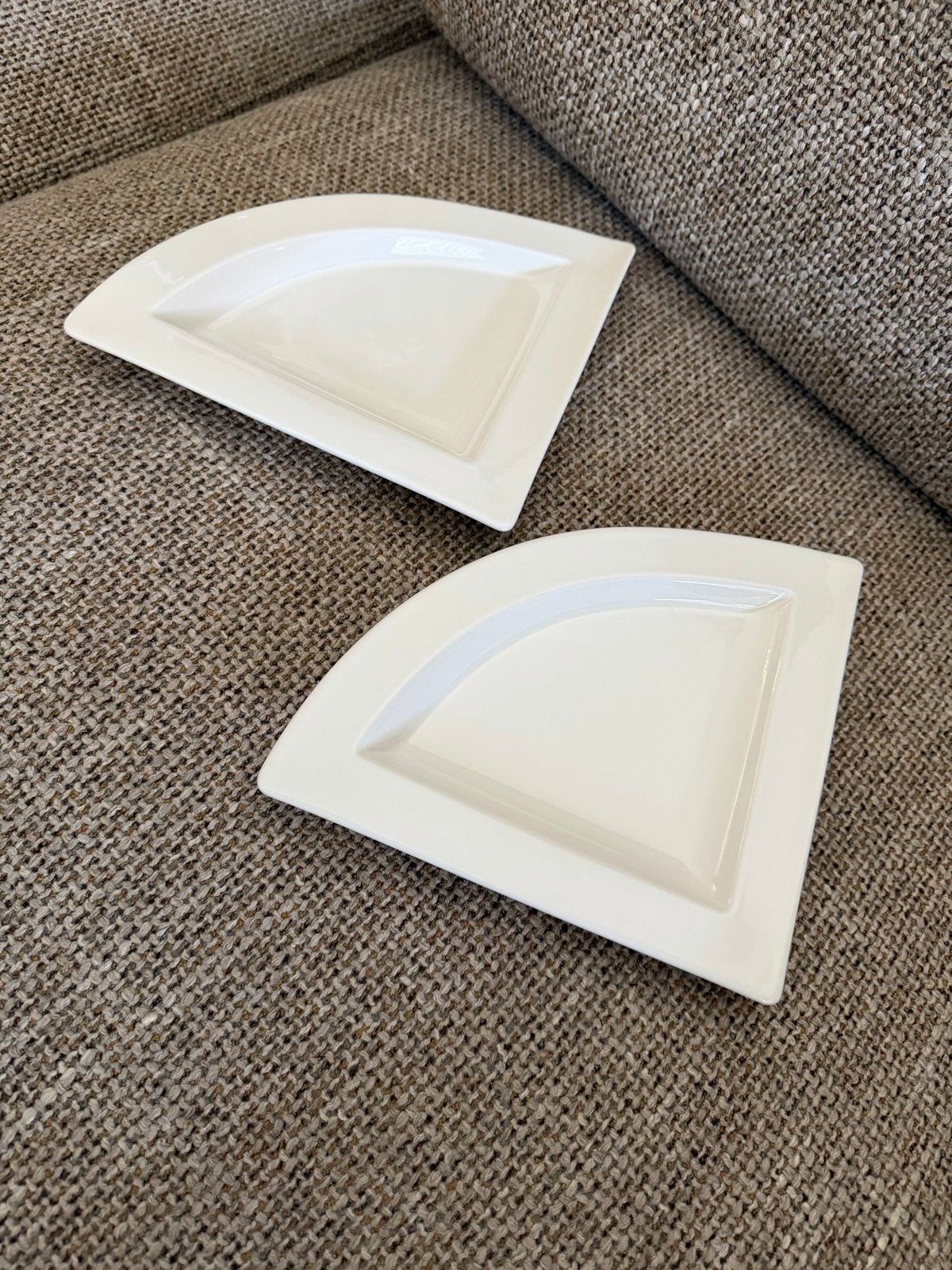 2x Villeroy & Boch New Wave driehoekige borden 21,5cm, Ophalen, Villeroy & Boch, Zo goed als nieuw, Bord(en)