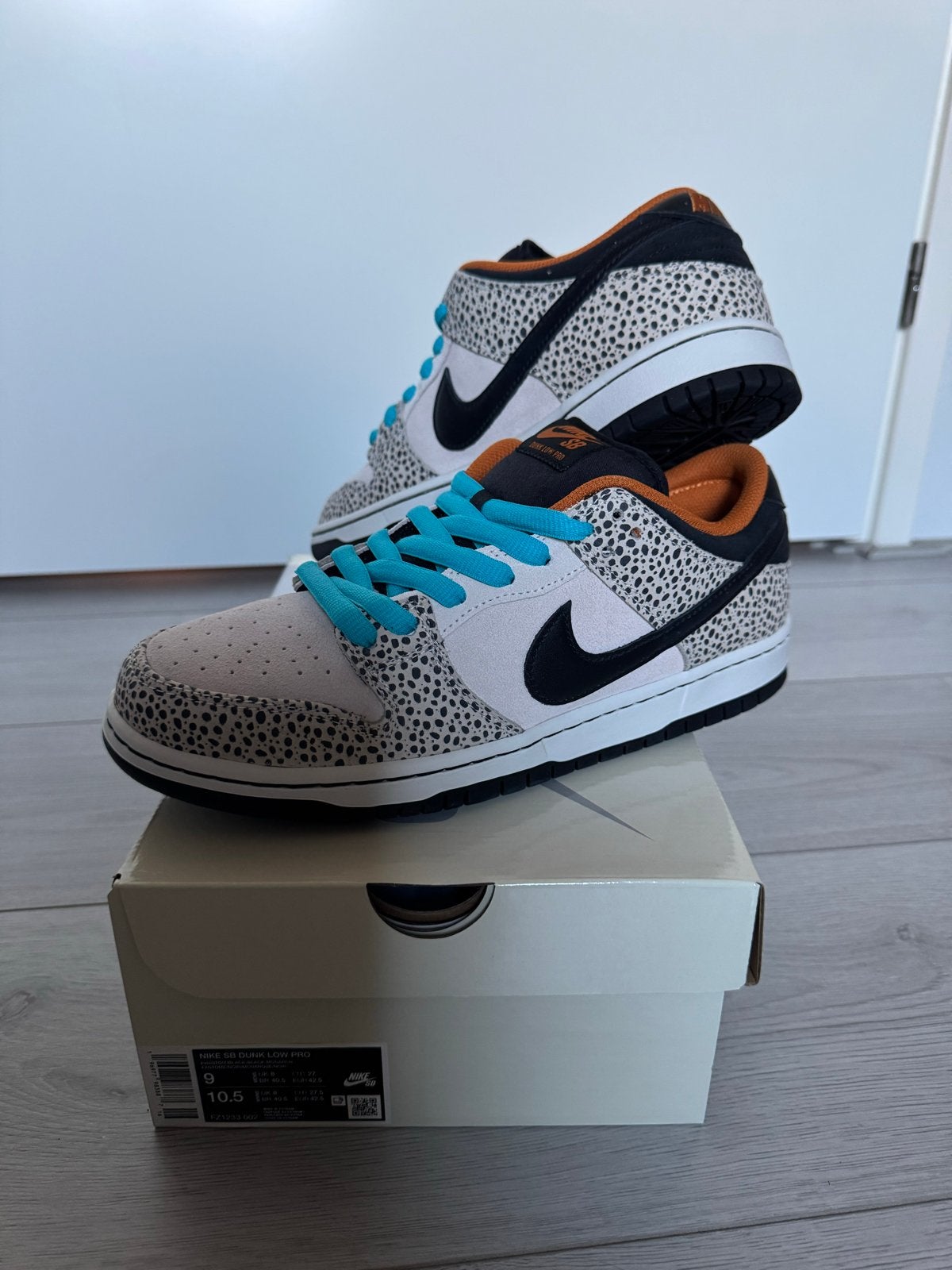 Nike SB Dunk Low Electric Pack Olympic Safari - Maat 42,5, Ophalen of Verzenden, Nieuw, Wit, Sneakers of Gympen