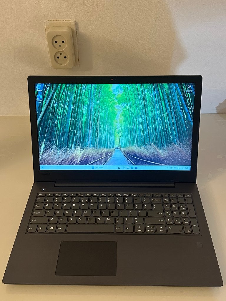 Lenovo laptop V330 / i5 8th gen / 8gb Ram / 256SSD, 8 GB, Contact@lenovo.com, Ophalen of Verzenden, SSD