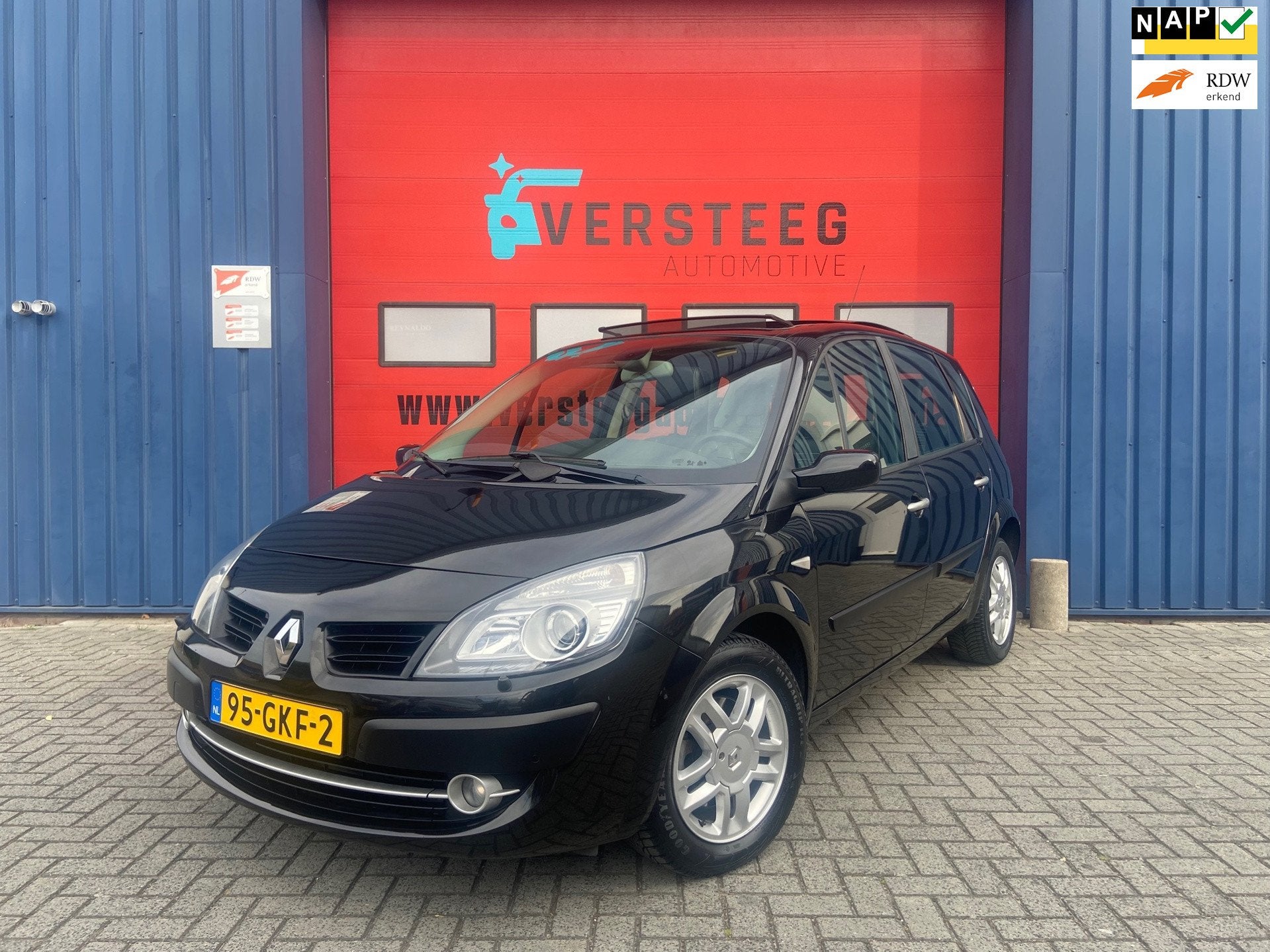 Renault Scénic 2.0-16V Tech Line |Trekaak|Cruise|Navi|Schui, Auto's, Renault, 1998 cc, 135 pk, Zwart, 4 cilinders