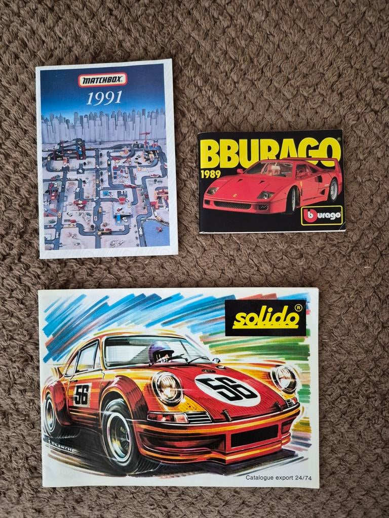 Boekjes Solido Matchbox en Burago, Ophalen of Verzenden, Auto, Solido