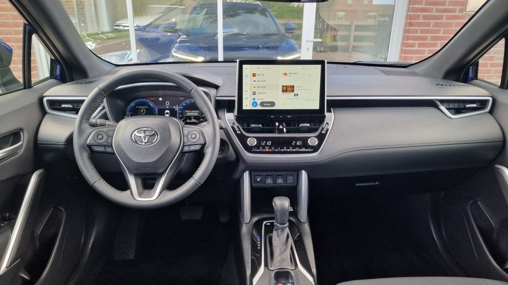 Toyota Corolla Cross Hybrid 140 Style, Stoel & Stuur verw, T, Dealer onderhouden, Stof, Gebruikt, 4 cilinders