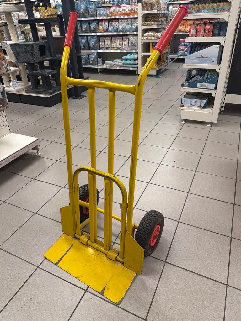 Gele Steekwagen - Handige Transportkar, 60 tot 80 liter, Ophalen, Gebruikt, Steekwagen
