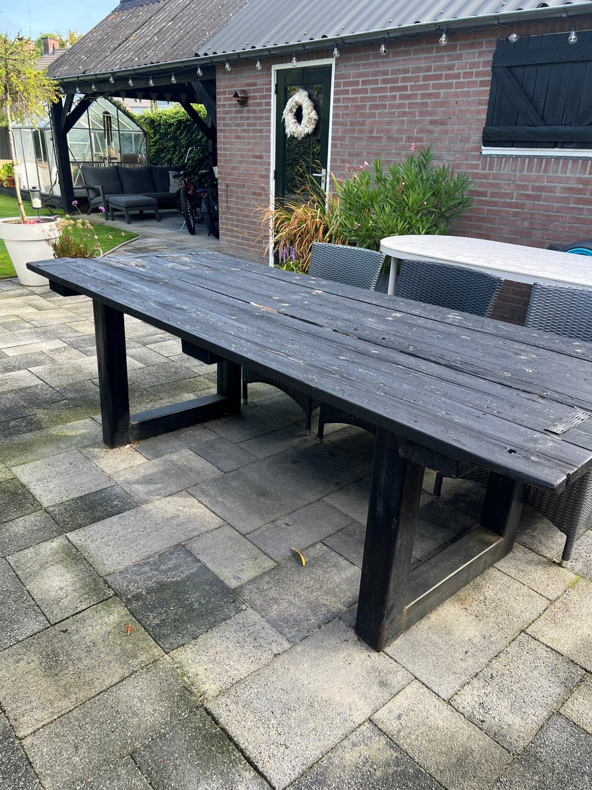 Foto 11 van Grote robuuste tuintafel 247x99 van steigerhout