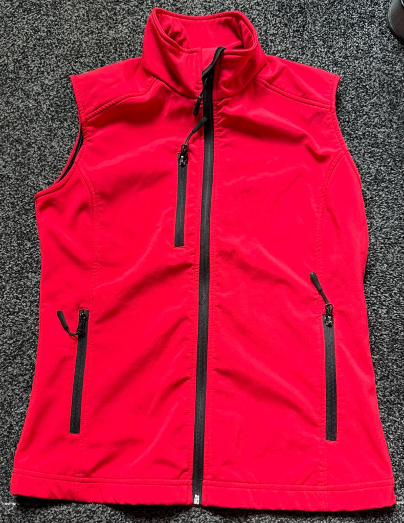 Rood Softshell Bodywarmer Maat S, Kleding | Dames, Bodywarmers, Ophalen of Verzenden, Zo goed als nieuw, Maat 36 (S), Rood
