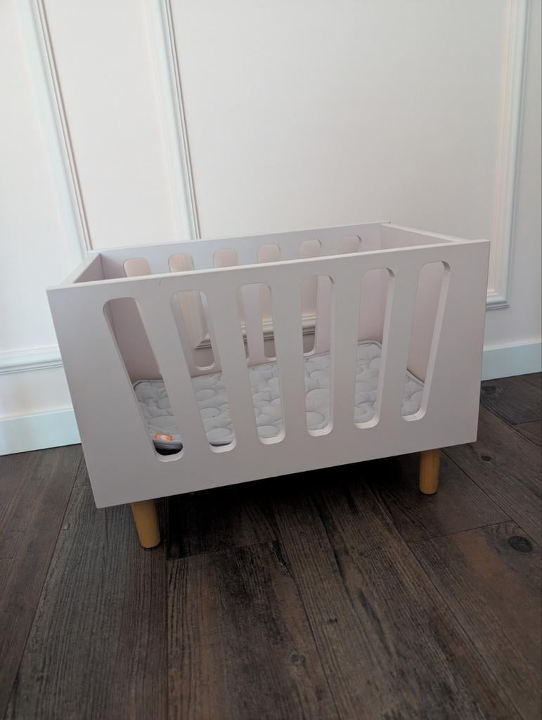 Poppenbed met matras van Done by Deer, Ophalen of Verzenden, 50 tot 100 cm, Minder dan 50 cm, Minder dan 50 cm