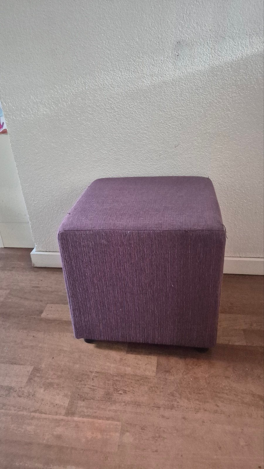 Paarse poef, Ophalen, Minder dan 50 cm, Gebruikt, Vierkant