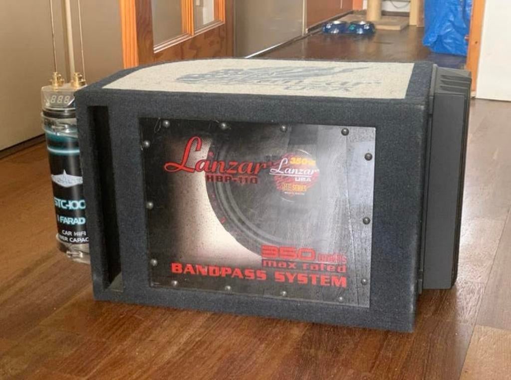 Subwoofer voor auto, met versterker en condensator., Ophalen, Gebruikt