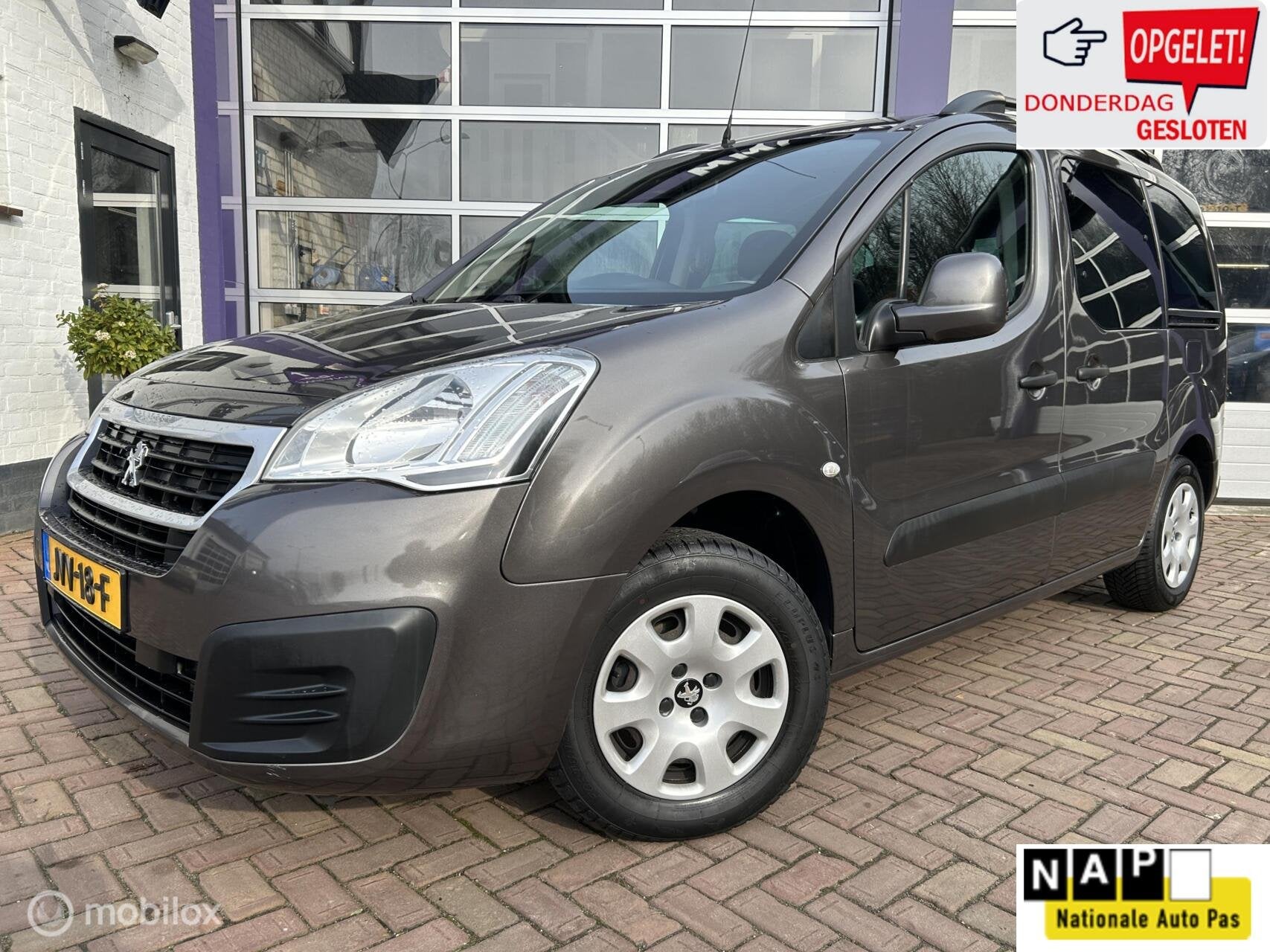 Peugeot Partner Tepee 1.2 PureTech Active * AIRCO * PDC*, Auto's, Peugeot, Voorwielaandrijving, Stof, Gebruikt, 1199 cc