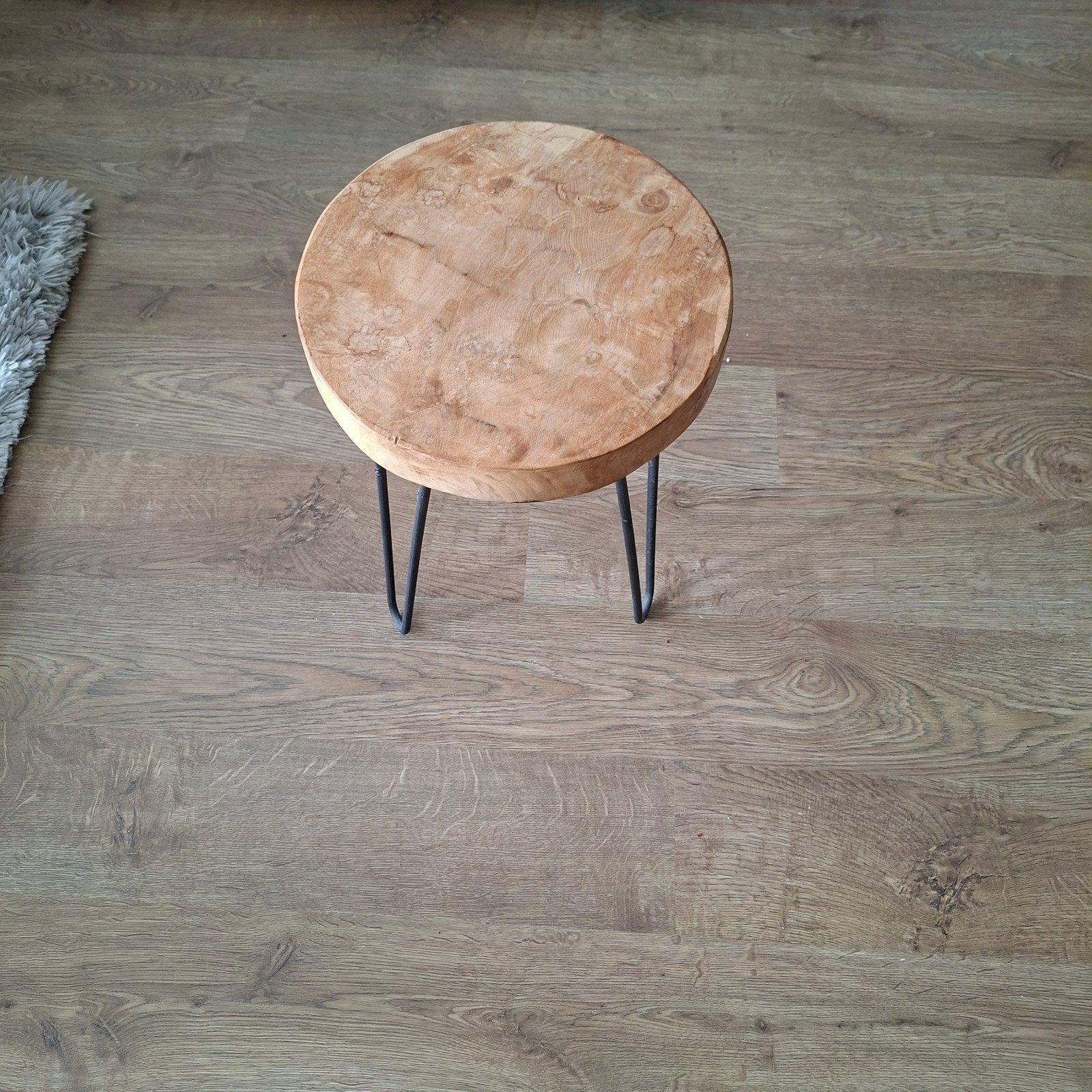 Houten bijzettafel met metalen poten, Minder dan 45 cm, Minder dan 55 cm, Gebruikt, Industrieel, Landelijk