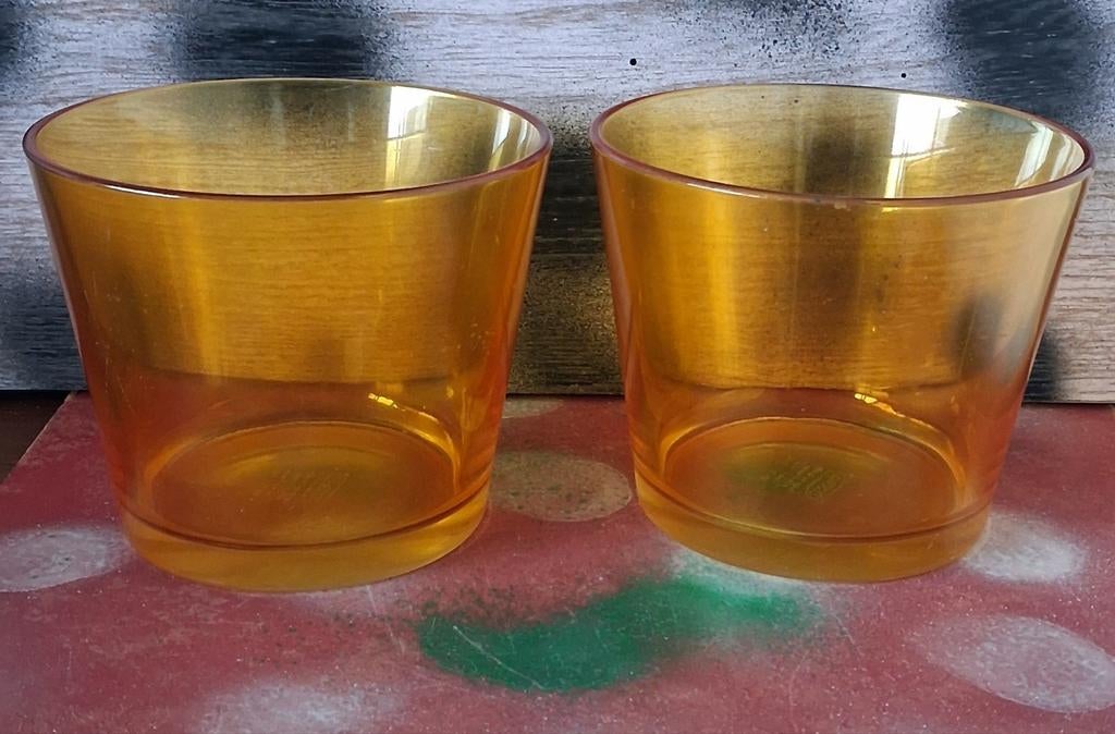 IKEA bloempot.  Amber glas. 2 st. 10/12 cm., Ophalen, Overige materialen, Rond, Zo goed als nieuw