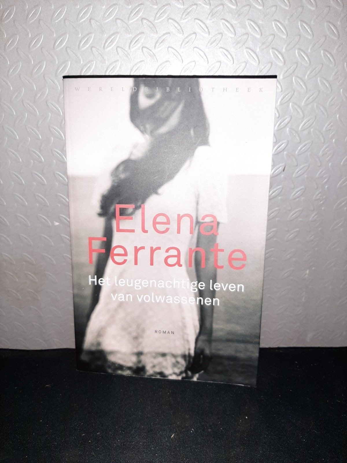Elena Ferrante - Het leugenachtige leven van volwassenen, Boeken, Ophalen of Verzenden, Zo goed als nieuw, Elena Ferrante, Nederland