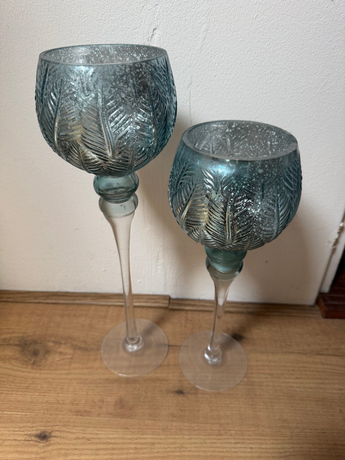 Set van 2 glazen kandelaars met bladmotief, Blauw, Ophalen of Verzenden, Kandelaar, Glas
