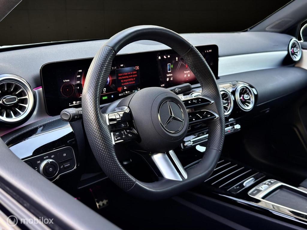 Mercedes A-klasse 250 e AMG Line |Pano |Sfeer |ACC |19", 4 cilinders, 218 pk, Bedrijf, Hybride Elektrisch/Benzine